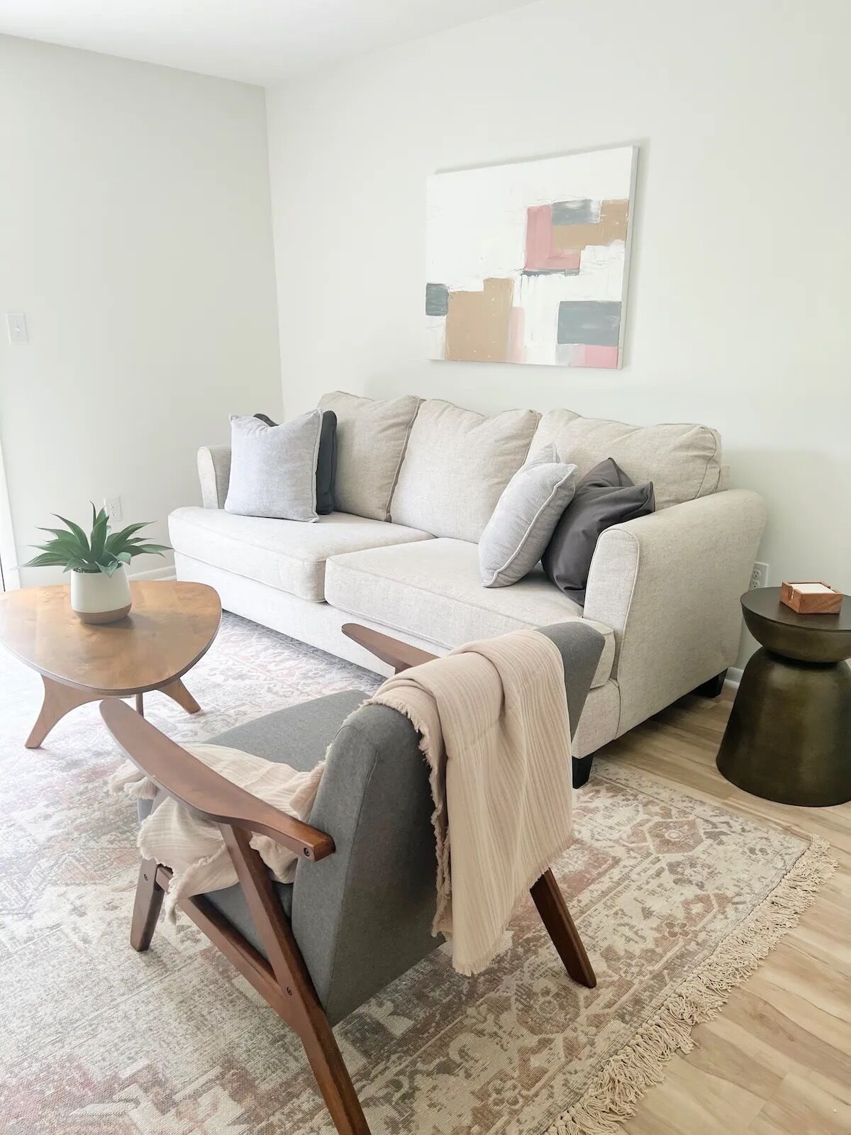 New Modern Townhome, sleeps 6! Mod Farm 1217