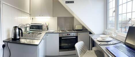 Fridge, microwave, oven, stovetop