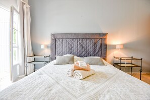 5 Schlafzimmer, Bügeleisen/Bügelbrett, Reisekinderbett, WLAN