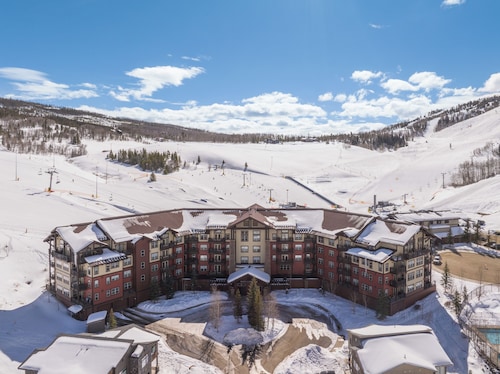 Adorable 2BD/2BR Ski-In/Out Condo in Granby Ranch