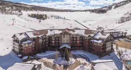 Adorable 2BD/2BR Ski-In/Out Condo in Granby Ranch