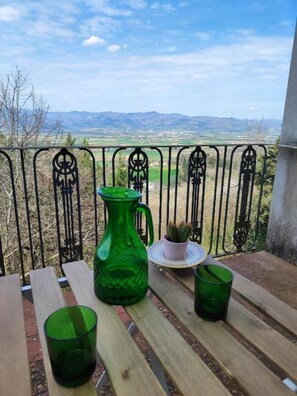 Property grounds - Artists' House - Historic home with panoramic terrace. (Citerna)