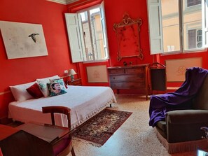 3 slaapkamers, reisbedje, wifi, beddengoed