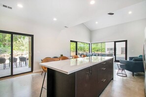 Interior - 90 min from Chicago, Pool, Hot Tub, Pet Friendly come enjoy After Dune Delight (Stevensville)