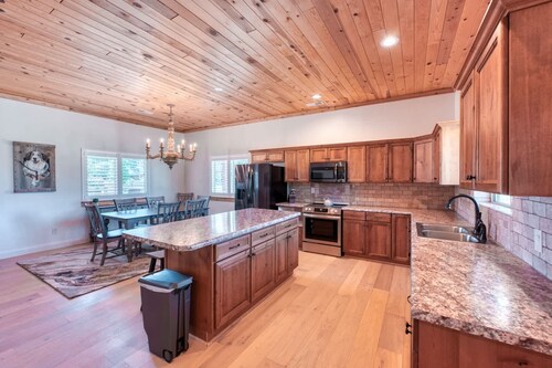 Kanab Retreat w/ Pool | Near Zion & Bryce