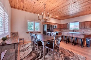 Dining - Kanab Retreat w/ Pool | Near Zion & Bryce (Kanab)