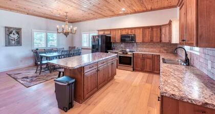 Home in Kanab with Heated Pool! Near Bryce Canyon, Zion, the Grand Canyon, and t
