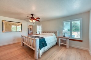 2 bedrooms, desk, iron/ironing board, travel cot - Kanab Retreat w/ Pool | Near Zion & Bryce (Kanab)