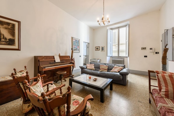 Living area - Casa Le Grazie in Florence by Mmega (Firenze)