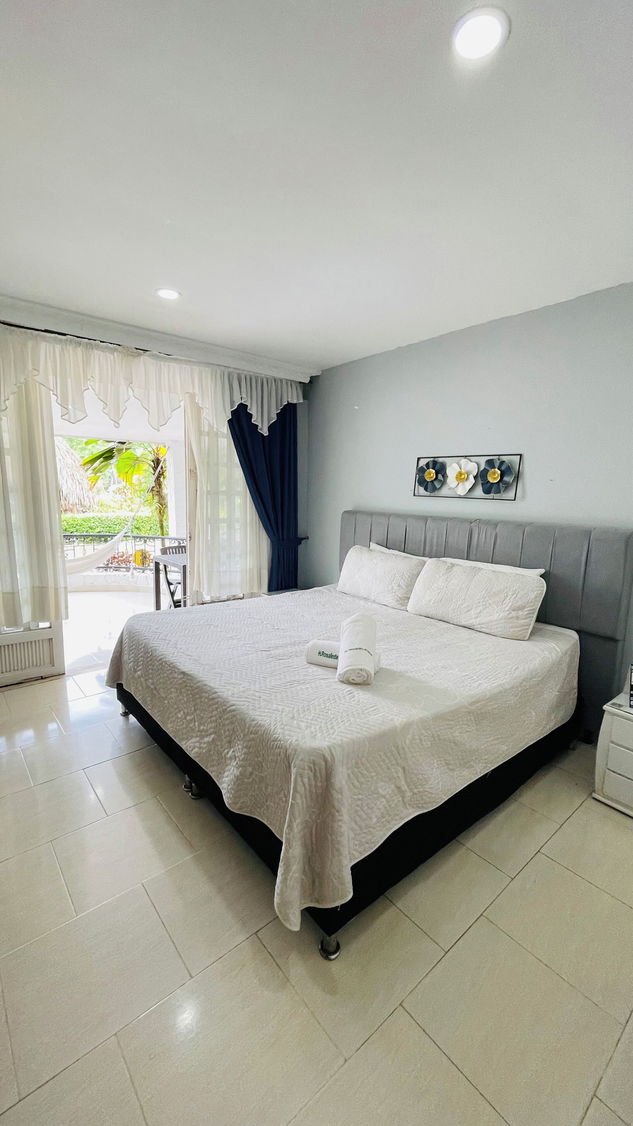 Wifi gratis y ropa de cama 