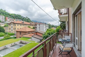Outdoor dining - Lovely & Quiet Apartment - with Balcony (Como)