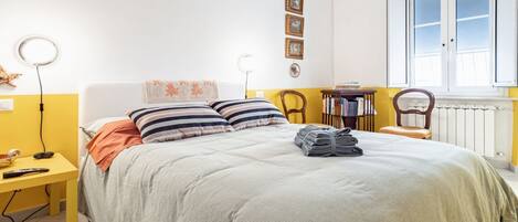 1 chambre, fer et planche à repasser, accès Internet, draps fournis