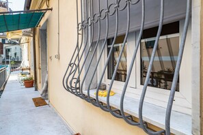 Exterior detail - GuestHost - Casa Carla Central Apartment - near the Station (La Spezia)