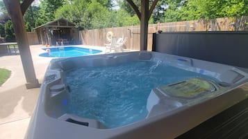 Bain à remous extérieur