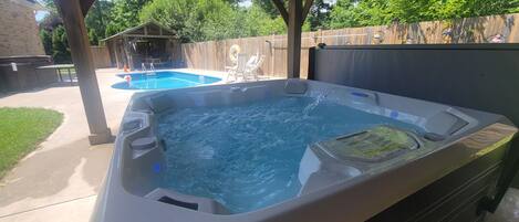 مغطس سبا خارجي