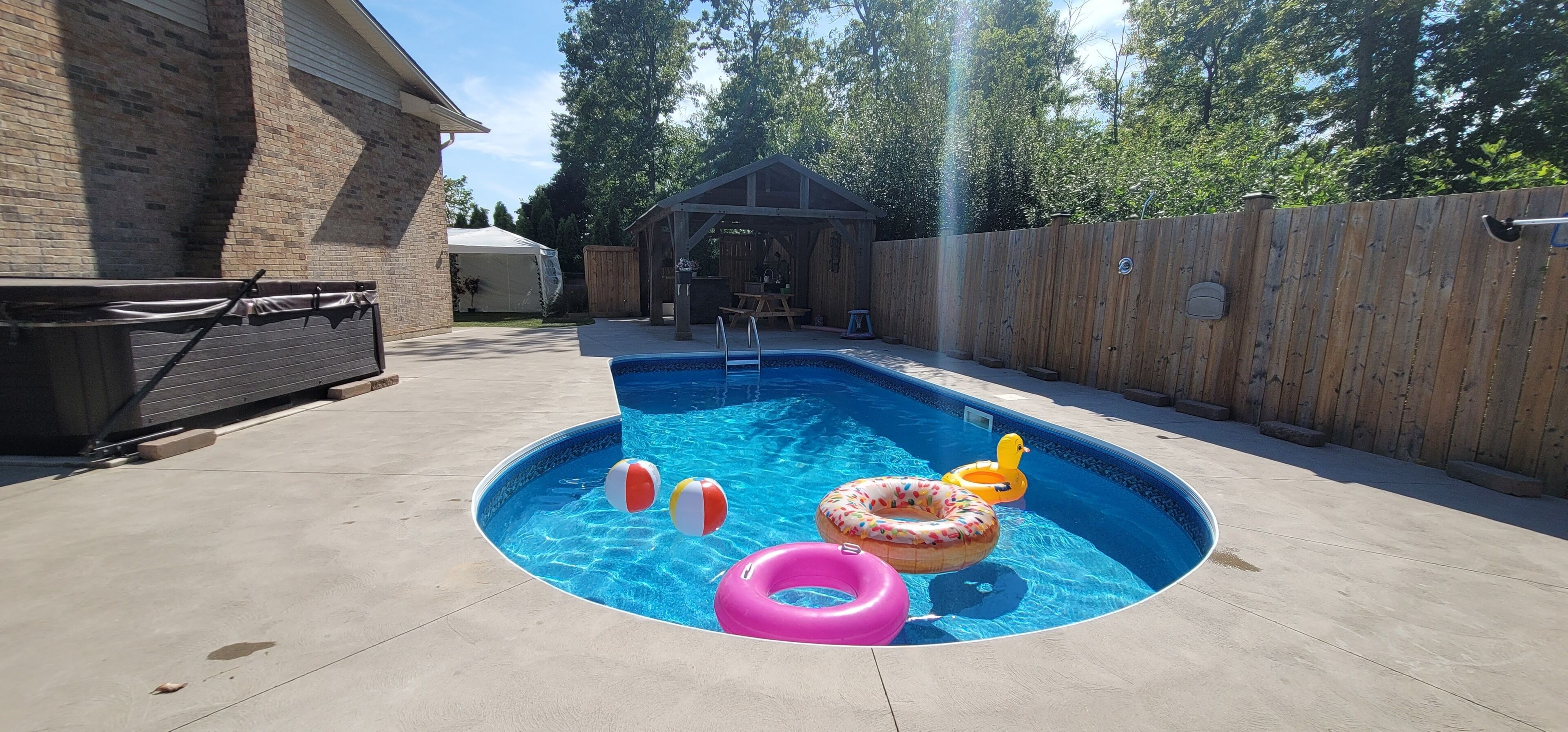 Udendørs pool