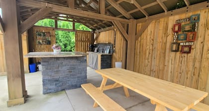 Niagara Luxury villa-Breakfast, pool, water view