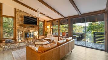 Smart TV, fireplace, stereo