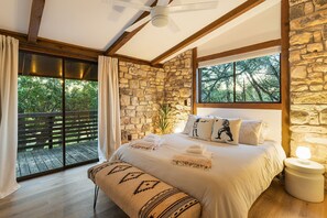 2 bedrooms, WiFi, bed sheets, wheelchair access