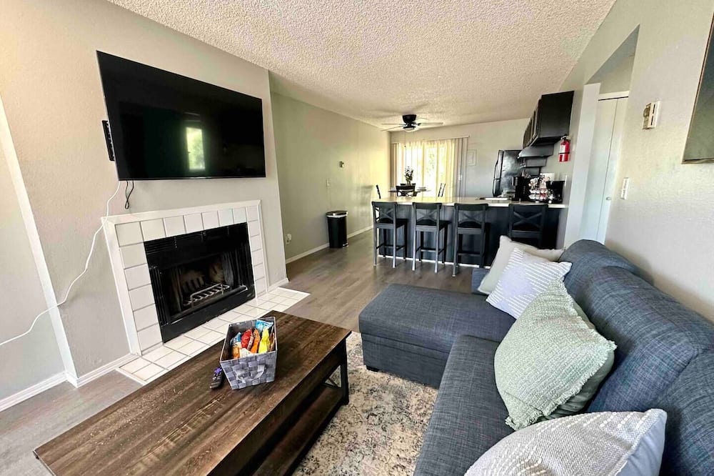 The Hygge Apt B - Calhan, CO