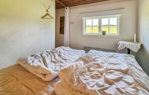1 bedroom, free WiFi - Amazing home in Färgelanda with WiFi (Färgelanda)