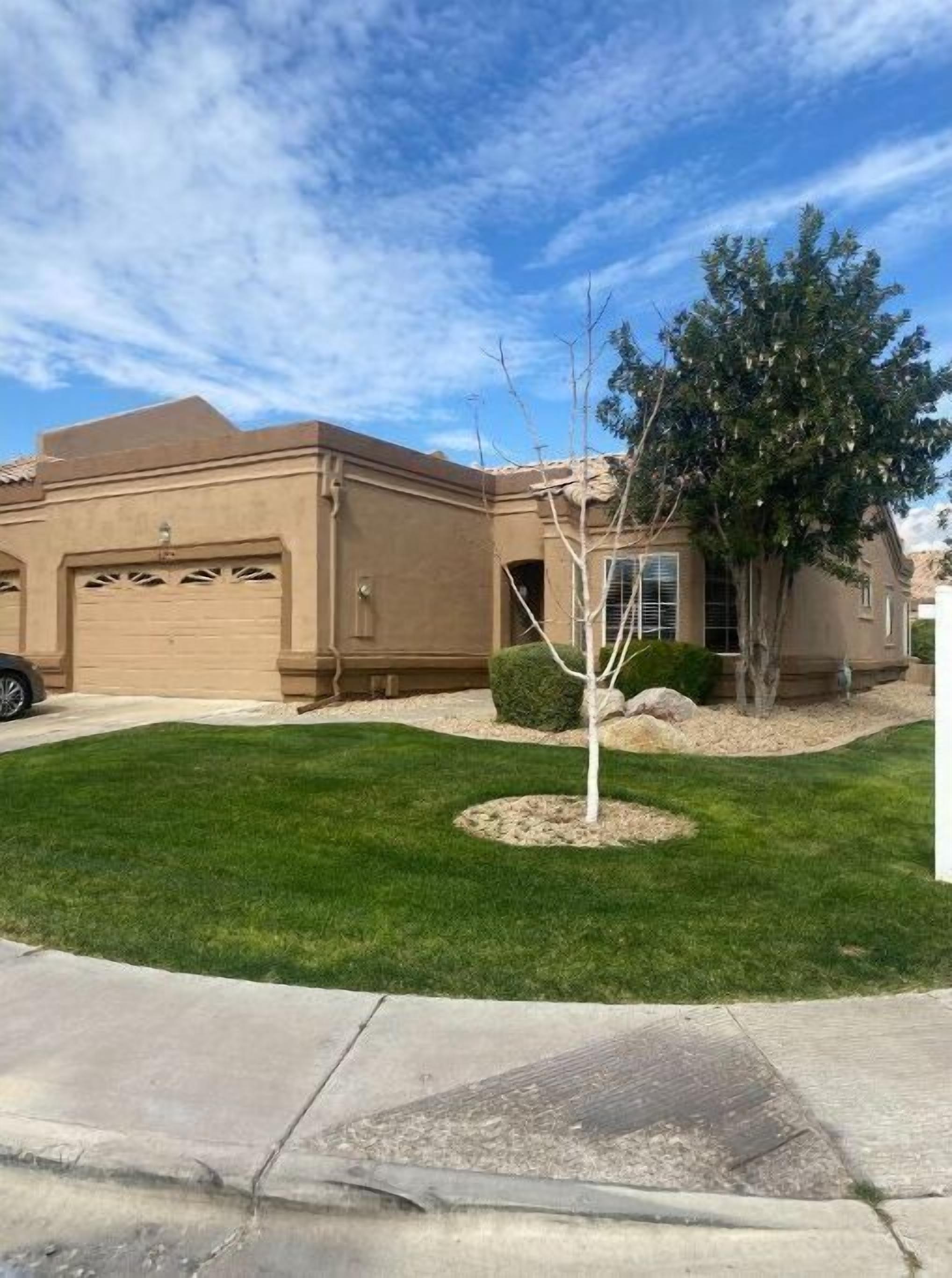 Peoria Arizona 2 bedroom, 2 Bath 55+age minimum.