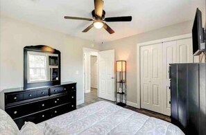 3 dormitorios, escritorio, tabla de planchar con plancha y wifi gratis