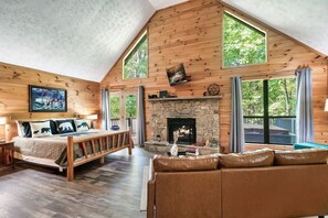 Smart TV, fireplace