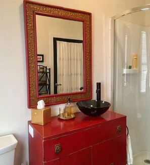 Bathroom - The Idyll: Stay in a re-purposed church (Winslow)