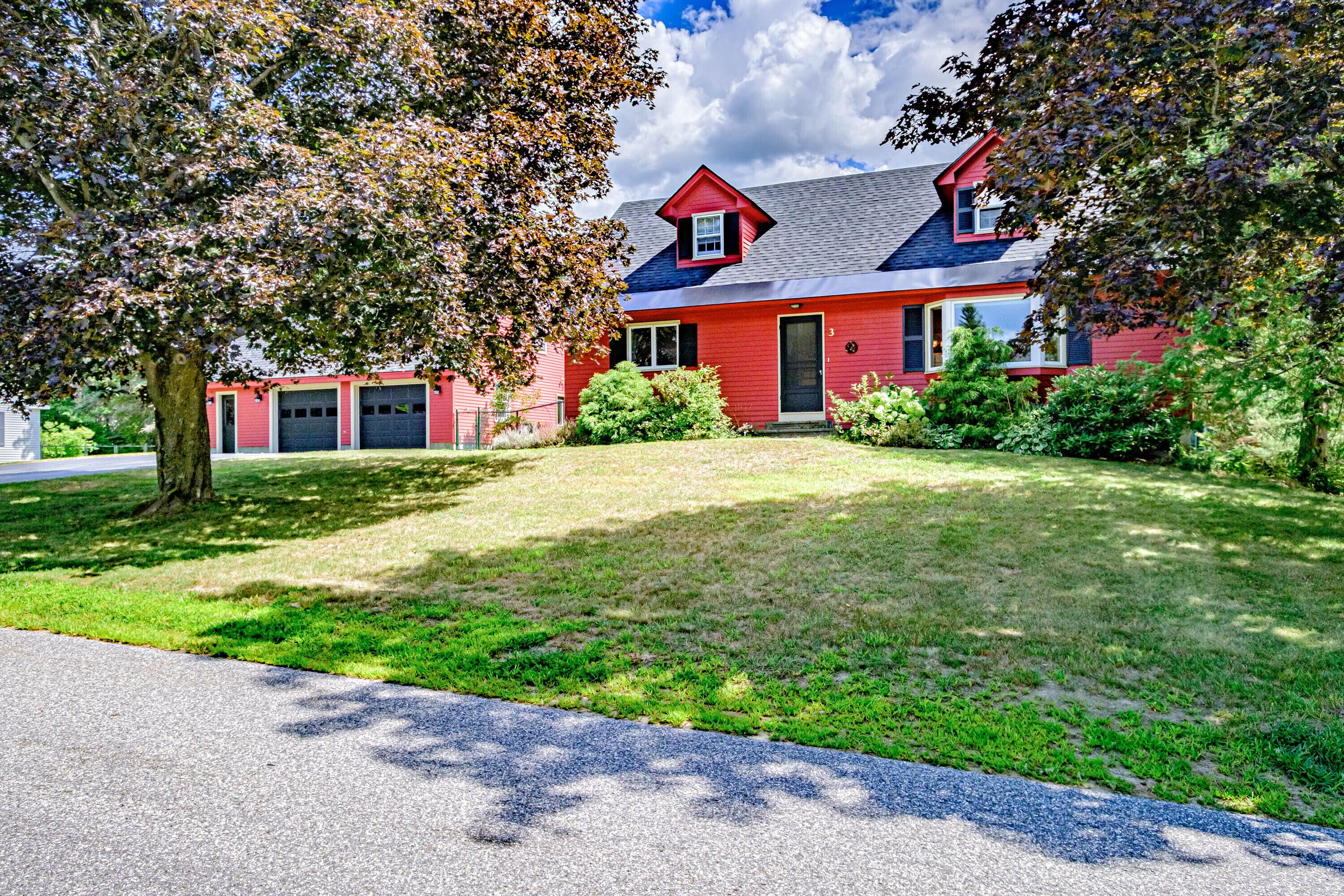 NEW! Dog friendly Cape with large fenced yard with-in walking distance to down town Bethel