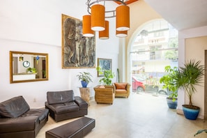 로비 좌석 공간