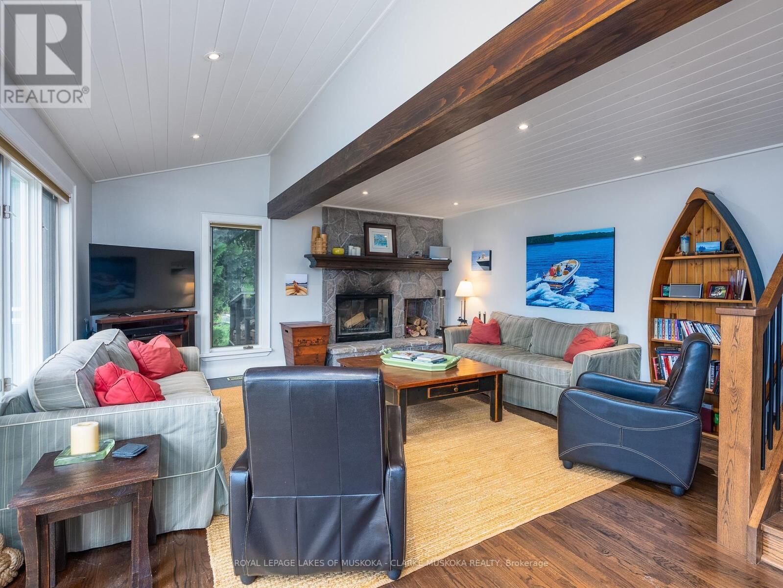 Smart-TV, Kamin, Videospiele, DVD-Player