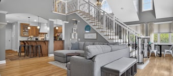Amazing Home Near IU's Campus with INDOOR Basketball Gym & Outdoor Pool/Hot tub
