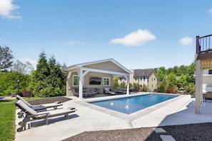 Outdoor pool, a heated pool - Amazing Home Near IU's Campus with INDOOR Basketball Gym & Outdoor Pool/Hot tub (Bloomington)