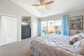 2 bedrooms, desk, iron/ironing board, WiFi - Gulf Breeze: 5MinWalkToBeach,Pool,Yard,CloseToAll (Miramar Beach)