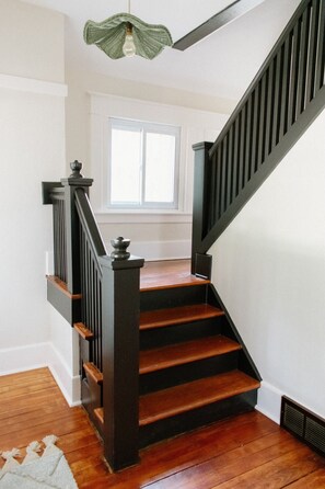 Interior - Remodeled cottage with great outdoor space, close to everything - pet friendly!  (South Haven)