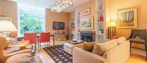 Televisor i llar de foc