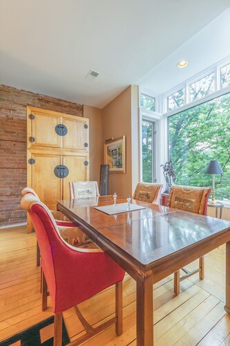 Tree House - Downtown Saugatuck - Shopping, food, drinks!