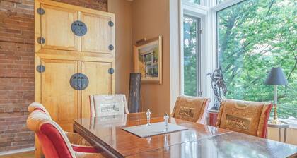 Tree House - Downtown Saugatuck - Shopping, food, drinks!