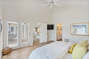 3 bedrooms, iron/ironing board, free WiFi, bed sheets - Norman Keys by SoCharm | Big Lake Views (Troutman)