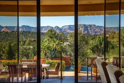 2024 VRBO Property of the Year: Palatial Paradise w/ Infinity Pool & Breathtaking Views of Red Rock