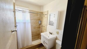 Dusche, Handtücher, Seife, Shampoo