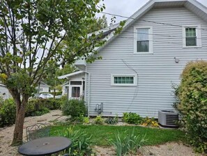 Exterior - Adorable Dutch Colonial Home (Kokomo)