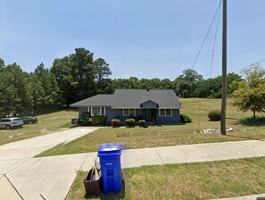 Exterior - Guesthouse in Conyers. (Conyers)