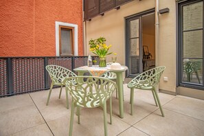 Outdoor dining - Cosmopolitan Suite, 84qm mit Balkon (Traunstein)