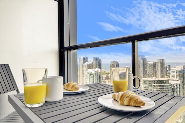 Premium Condo | Terrace/patio - The Diamond Collection (Toronto)