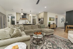 TV - New Build - 2023, Peaceful, Wooded Retreat (Hot Springs Village)