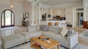 Living area - Beautiful Balboa Lake Home with Stunning View (Hot Springs Village)