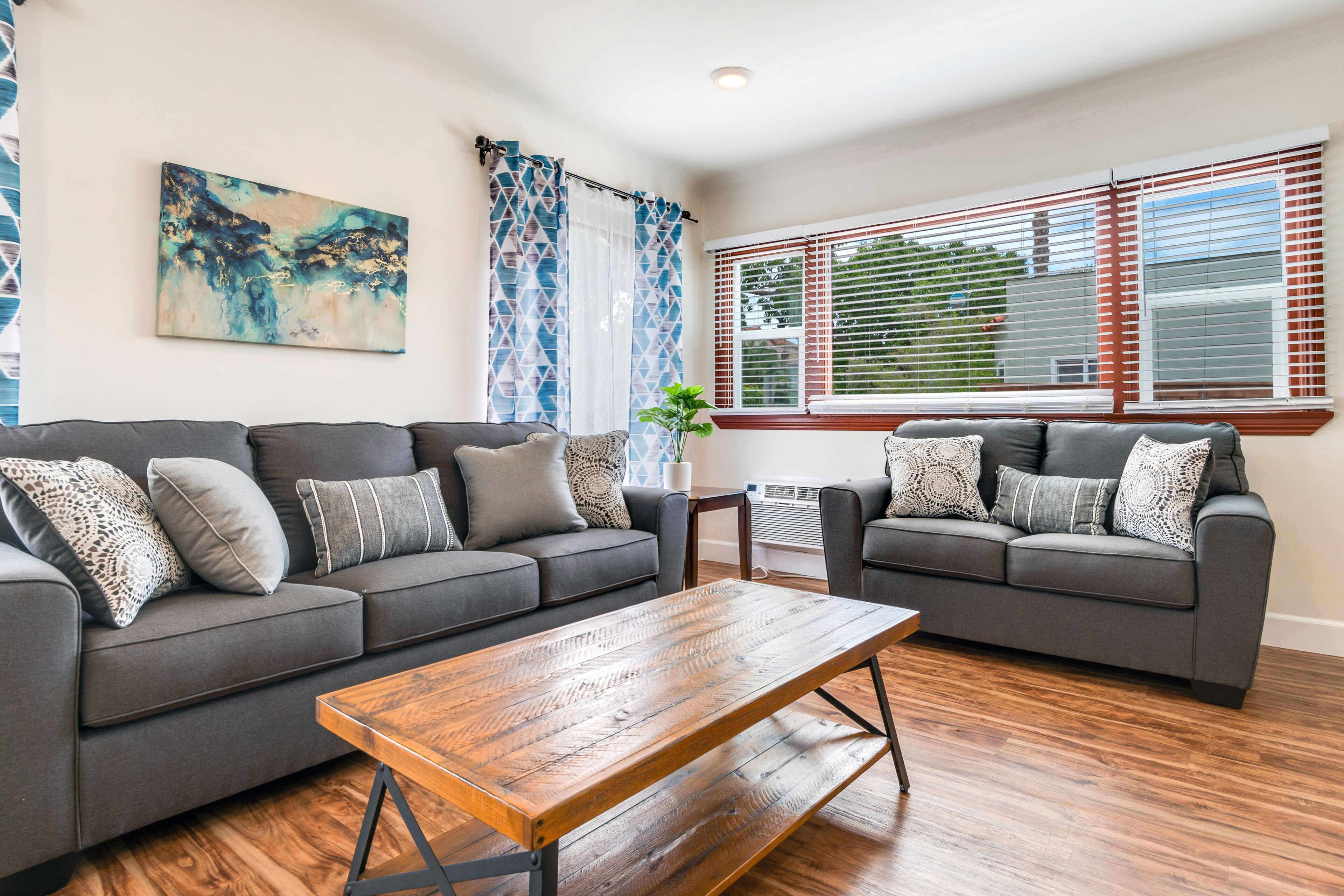 Cozy 2 BdRm Long Beach Casita - Sleeps 6