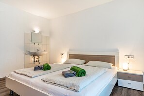 2 bedrooms, free WiFi, bed sheets